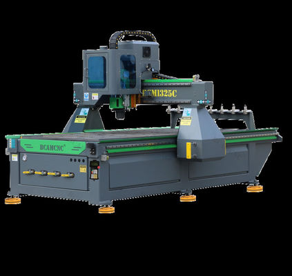 Qualität  Wooden CNC Router 1325 Hotels CNC Router Machine 3D CNC Router Working Size usine